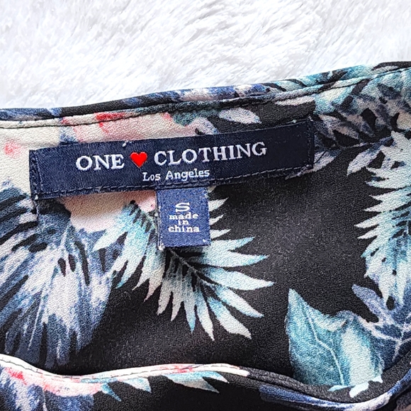 One Clothing Dark blue navy pink flowery chiffon short jumpsuit rompers Size S - Picture 7 of 8